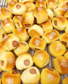 Bánh cuộn xúc xích mini