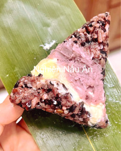 Bánh Nếp Cẩm Ba Tầng Ngon Lạ, Hòa Quyện Hương Vị Thơm Ngon