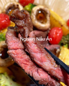 Bò Bít Tết Nướng Rau Củ Ngọt Giòn Cuối Tuần