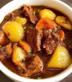 Bò hầm khoai tây đậm đà hấp dẫn