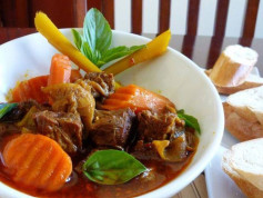 Bò Kho Ngũ Vị Thơm Lừng, Mềm Mại, Dai Giòn