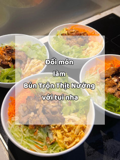 Bún trộn thịt nướng.