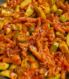 Chân Gà Sốt Thái Cay Chua Giòn Tan