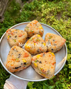Cơm Nắm Xúc Xích Rong Biển Thơm Ngon Dễ Làm