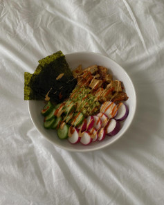 Crispy Tofu Bliss: Avocado and Seaweed Poke Bowl