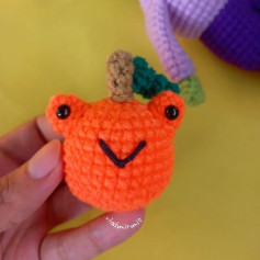 Cute Crochet Orange Amigurumi Pattern with Leaf and Stem