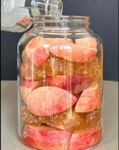 Đào Ngâm Ngọt Ngào Trong Men Trắng