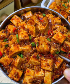 Đậu Hũ Mapo Tứ Xuyên: Cay Nồng, Thấm Đẫm Hương Vị