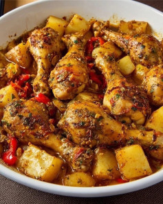 Delicious Chicken Drumsticks with Potatoes and Spices