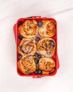 Bánh ngọt táo quế hoa hồng thơm ngon