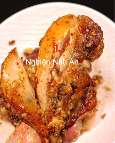 Đùi Gà Nướng Bơ Tỏi Thơm Lừng