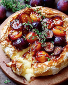 Baked Brie with Roasted Plums and Thyme