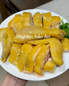 Gà Hấp Muối Nguyên Vị - Thịt Ngọt Mềm, Da Vàng Óng