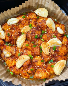 Gà Nướng Mềm Ngọt Hương Gừng Tỏi