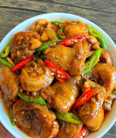 Gà Xào Ớt Hương Vị Đậm Đà