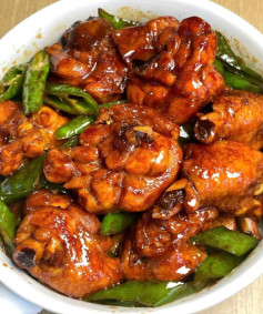 Gà xào ớt xanh đậm đà vị mắm tương