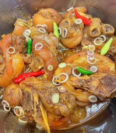 Giò Heo Kho Coca Thơm Ngon với Nước Dừa