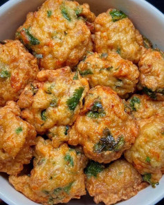 Chả cá vàng giòn thơm mùi tỏi