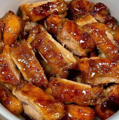 Golden Crispy Honey-Glazed Chicken Thighs