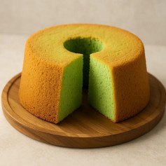 Kek Pandan (Pandan Chiffon Cake)