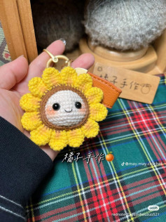 Llavero de girasol feliz hecho a mano con amor
