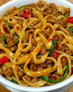 Mì sốt thịt