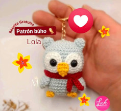 Patrón de búho de amigurumi con bufanda roja