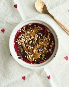 Peanut Butter Chocolate Raspberry Skyr Delight