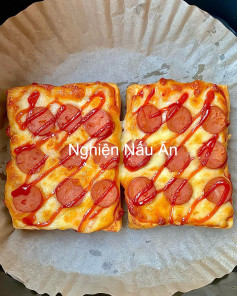Pizza Bánh Mì Nướng Phô Mai Xúc Xích Giòn Tan