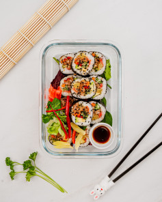 Pork Belly Giòn Rụm Cùng Dưa Hấu Ngọt Ngào Và Rau Củ Tươi Mát