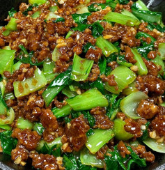 Rau Cải Xào Thịt Băm Đậm Đà Hương Vị
