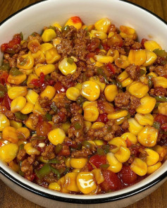 Sắc Màu Hương Vị: Thịt Băm Ngô Xào Cà Chua