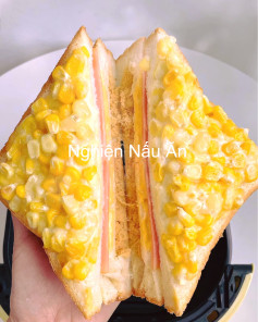 Sandwich Ngô Phô Mai Giòn Rụm Hấp Dẫn Bữa Sáng