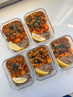 Savory Coconut Chicken & Chickpea Curry Delight