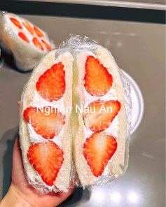Bánh sandwich kem dâu tây: Ngọt ngào, tươi mát và khó cưỡng