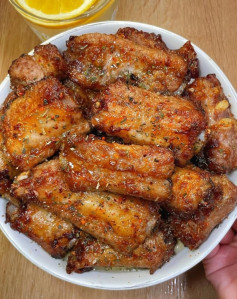 Sườn Chiên Giòn Vị Tỏi Thơm Ngon Đậm Đà