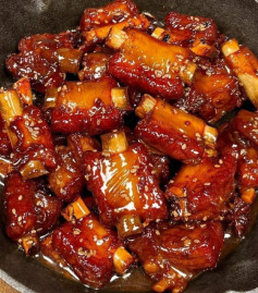 Sườn Xào Thơm Ngọt Đậm Đà Vị Quế Hồi