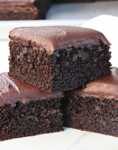 super chocolatey chocolate cake...