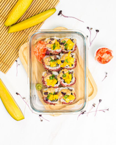 Sushi Bò Xoài Áp Chảo với Sốt Táo Tươi Mát