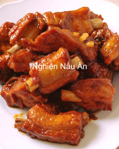 Sườn heo caramel ngọt mặn hấp dẫn