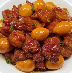 Thịt Ba Chỉ Kho Trứng Cút Đậm Đà