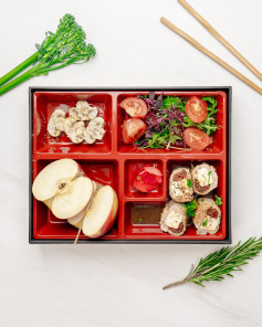 Thịt Heo Cuộn Phô Mai Feta Và Cà Chua Khô Thơm Ngon