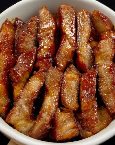 Thịt Nạc Vai Hấp Mật Ong Ngọt Ngào Đậm Đà