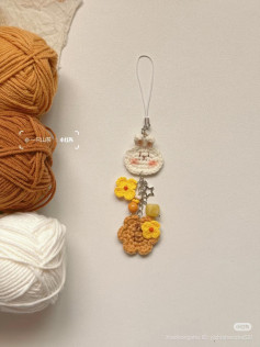 thỏ nhỏ, bánh trung thu, hoa quế nhỏ🏮🏮Chart móc khóa hoặc móc treo điện thoại🥮🥮