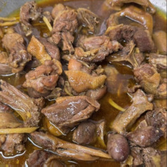 Vịt kho gừng thấm đượm hương vị truyền thống