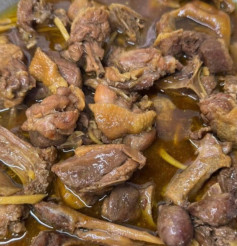 Vịt kho tiêu gừng thơm ngon đậm đà như nhà hàng