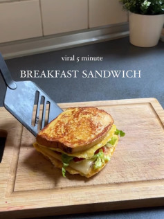 Avocado Delight: Quick Brioche Breakfast Sandwich
