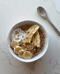 Banana Bliss Oats with Almond Cinnamon Crunch