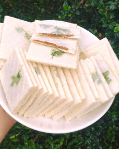 Bánh Cuộn Ngò Bơ Đậu Phộng Giòn Tan Hấp Dẫn