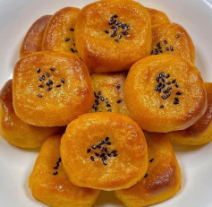 Bánh khoai lang nướng vừng thơm, béo ngậy